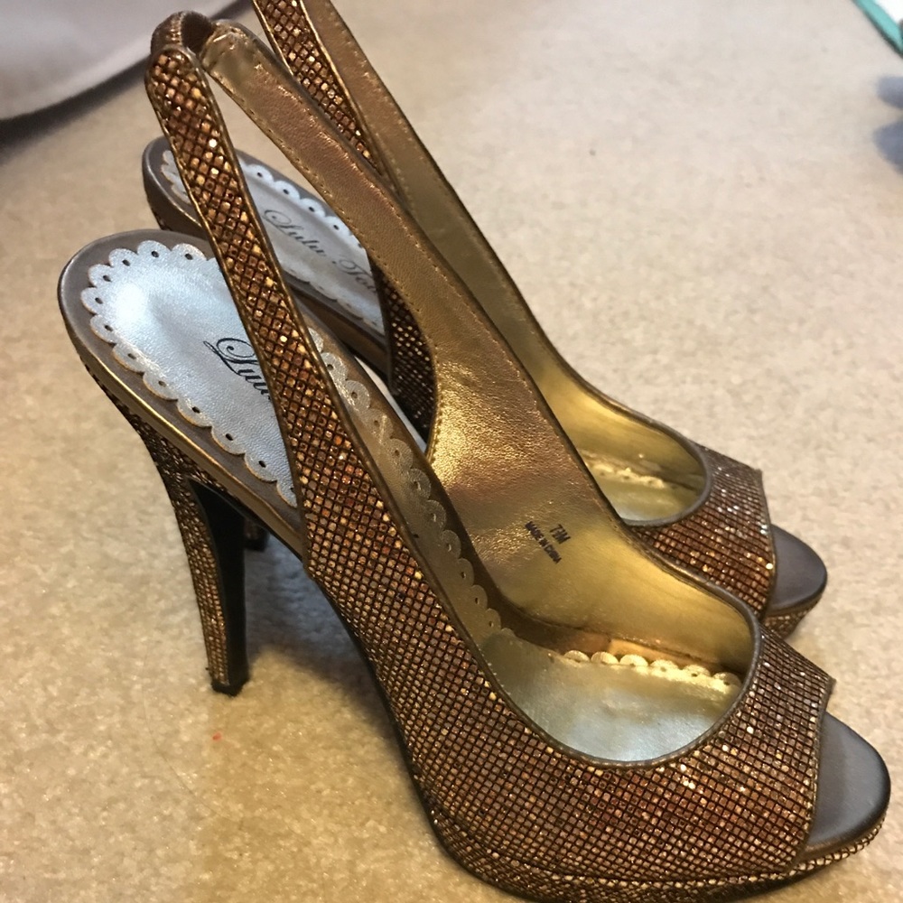Heels - Picture 2 of 2